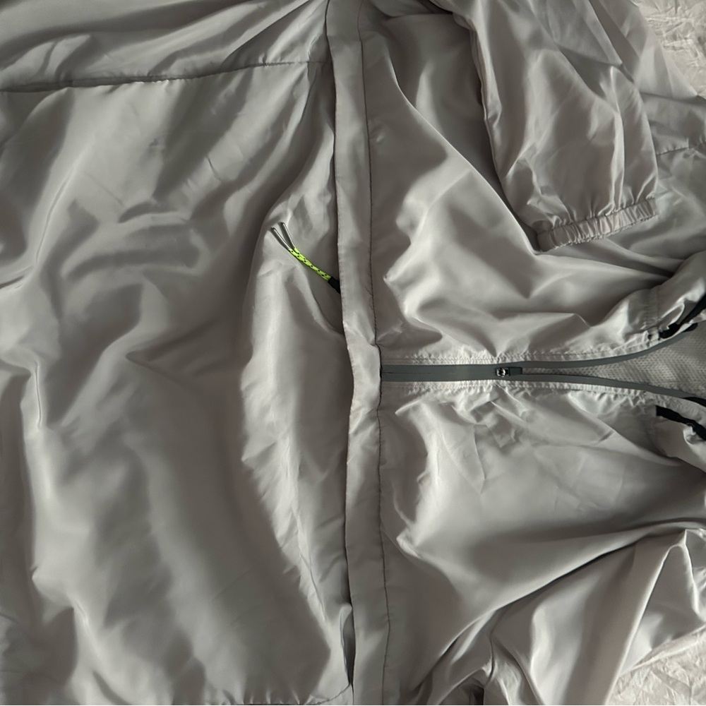 Wind breaker